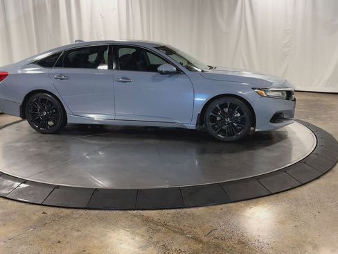 Used 2021 Honda Accord Touring image 3