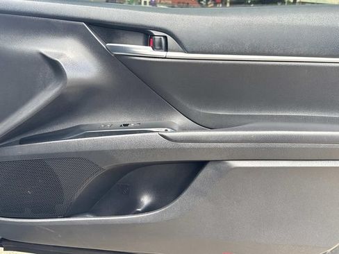 Used 2020 Toyota Camry SE FWD image 18