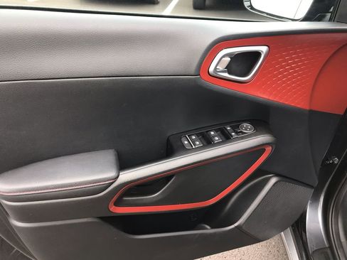 Used 2023 Kia Soul GT-Line image 13