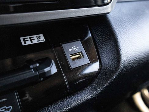 Used 2022 Toyota Tundra SR5 w/ SR5 Convenience Package image 38