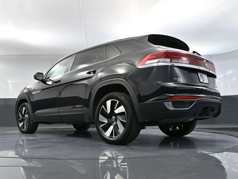 Used 2024 Volkswagen Atlas Cross Sport SE image 51