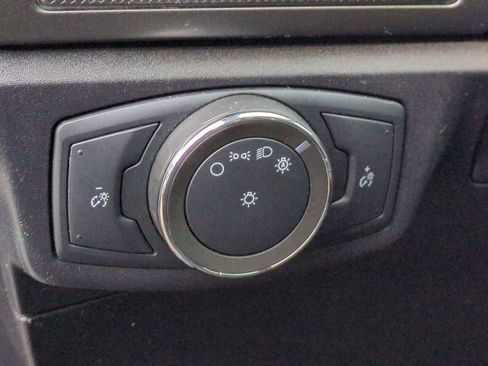 Used 2020 Ford Fusion SE image 16