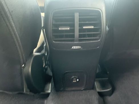 Used 2022 Ford Escape SEL image 17