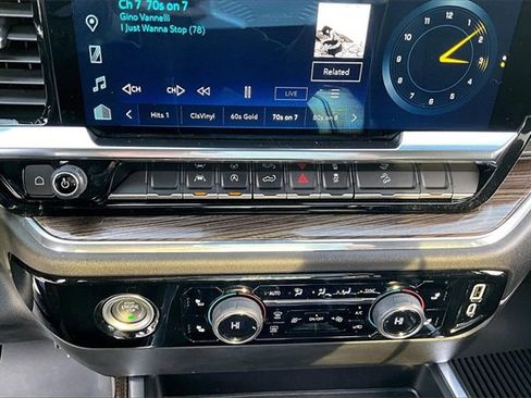 Used 2024 Chevrolet Silverado 1500 LT w/ Z71 Off-Road Package image 22