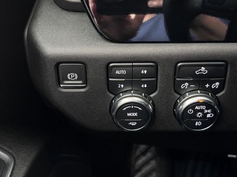 Certified 2023 GMC Sierra 1500 Elevation w/ X31 Off-Road Package AWD/4WD image 25