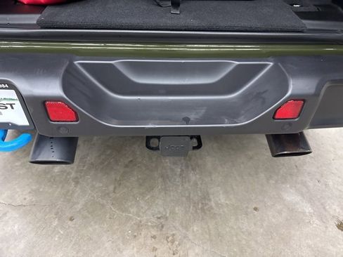 Used 2024 Jeep Wrangler Unlimited Sahara w/ Safety Group image 23