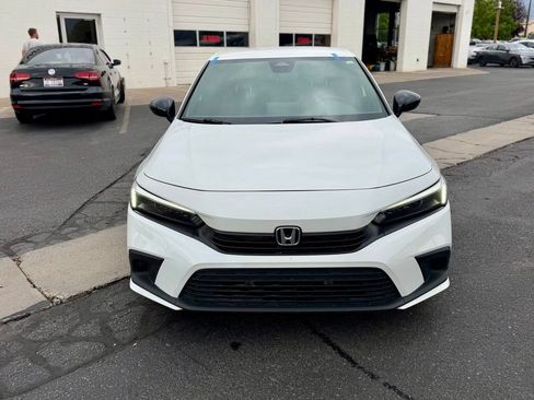 Used 2023 Honda Civic Sport image 2