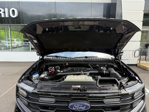 Used 2025 Ford Expedition Active AWD/4WD image 29