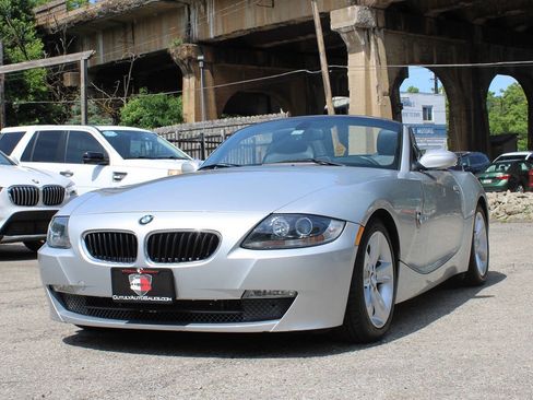 Used 2006 BMW Z4 3.0i RWD image 3