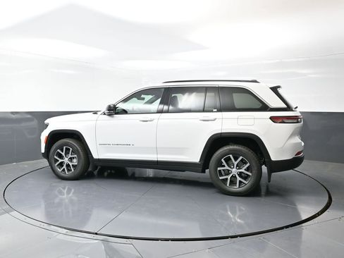New 2025 Jeep Grand Cherokee Limited w/ Trailer Tow Package image 11
