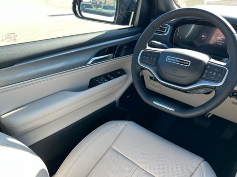New 2026 Jeep Grand Wagoneer Limited AWD/4WD image 11