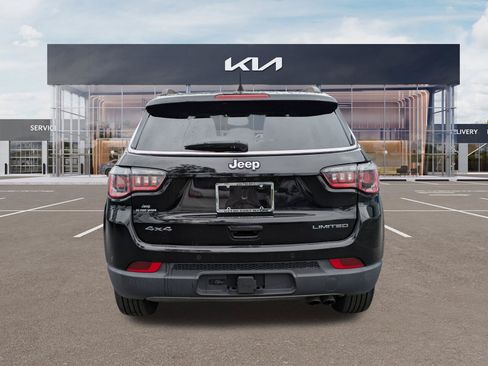 Used 2018 Jeep Compass Limited w/ Navigation Group AWD/4WD image 5