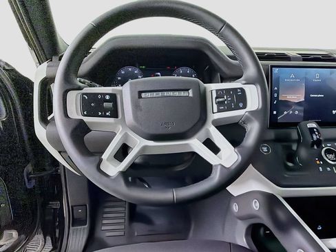 Used 2025 Land Rover Defender 110 X-Dynamic SE AWD/4WD image 11