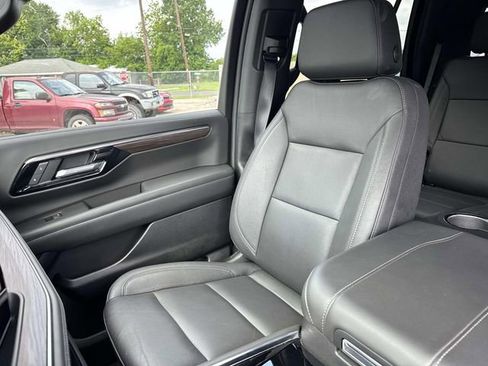 Used 2025 Chevrolet Tahoe Z71 AWD/4WD image 40