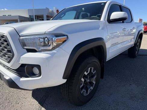 Used 2022 Toyota Tacoma TRD Off-Road image 9