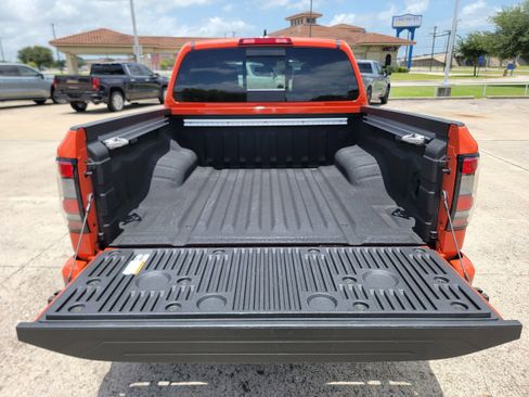 Used 2025 Nissan Frontier PRO-4X w/ Pro Convenience Package image 35