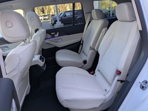 New 2026 Mercedes-Benz GLS 450 4MATIC image 16