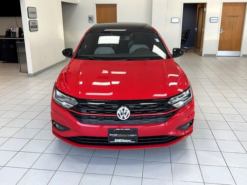 Used 2019 Volkswagen Jetta R-Line w/ R-Line Cold Weather Package image 5