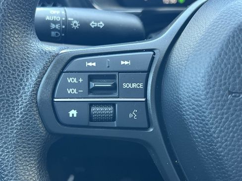 Used 2025 Honda CR-V EX image 9