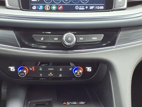 Certified 2024 Buick Enclave Essence image 14