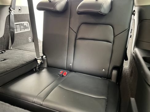 Used 2025 Nissan Pathfinder SL FWD image 19
