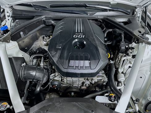 Used 2023 Genesis G70 2.0T image 32