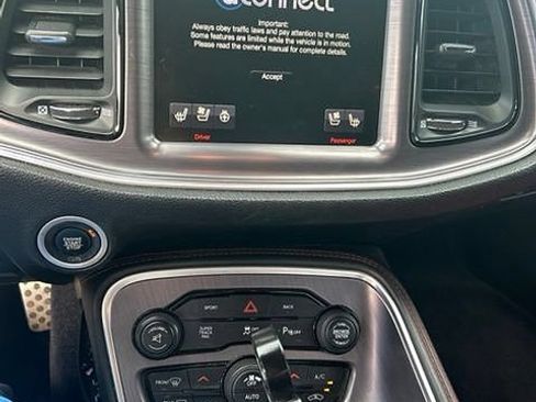Used 2016 Dodge Challenger R/T Scat Pack RWD image 11