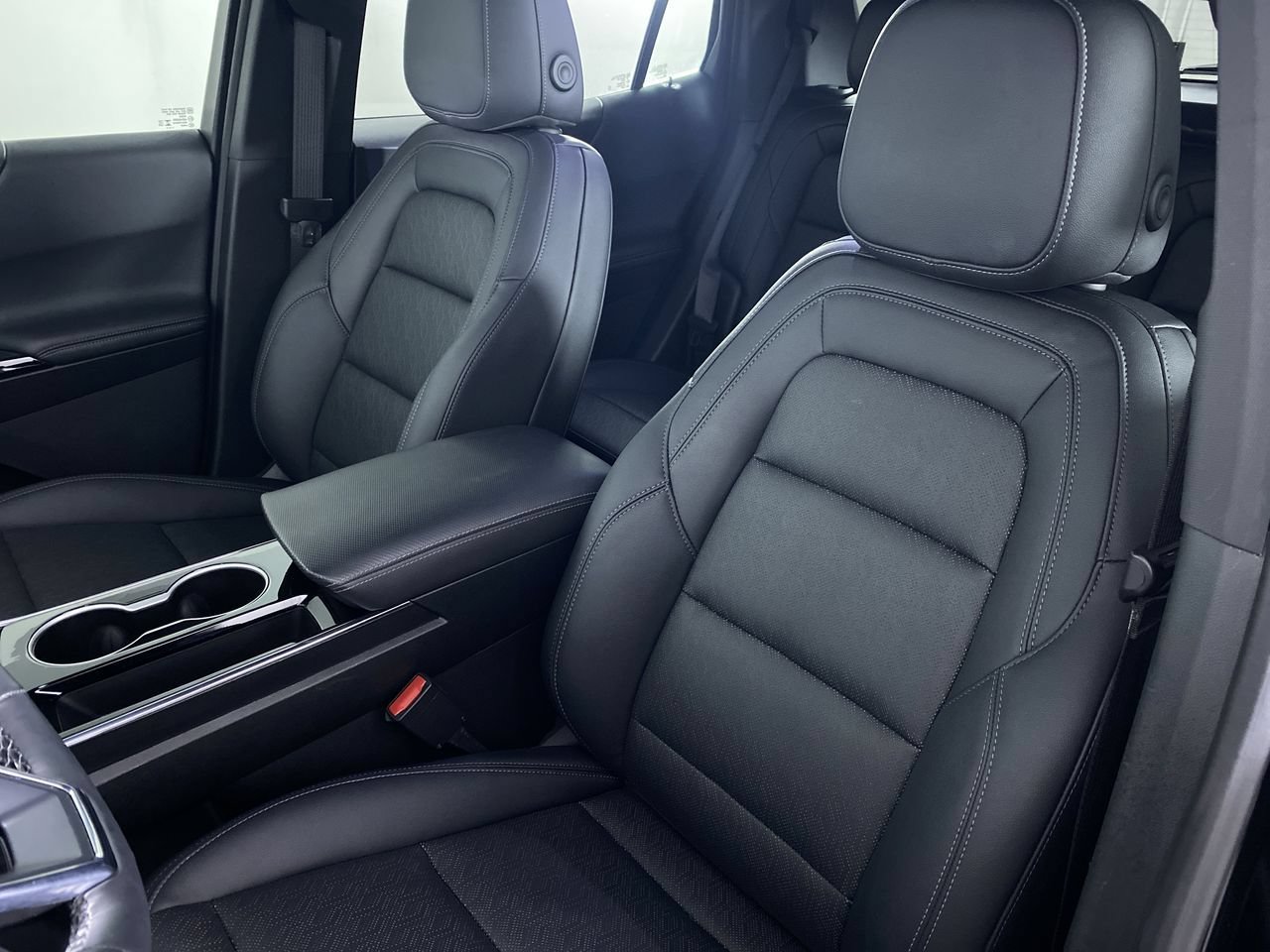 Certified 2025 Chevrolet Equinox LT w/ Convenience Package II FWD image 11