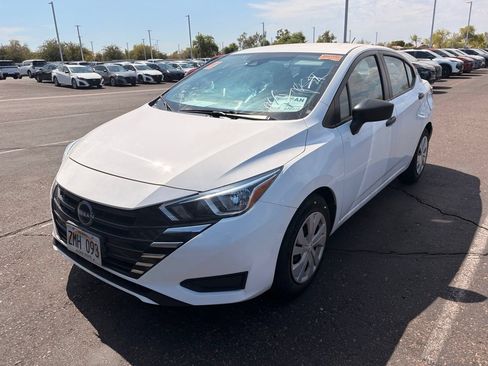 Used 2024 Nissan Versa S FWD image 2