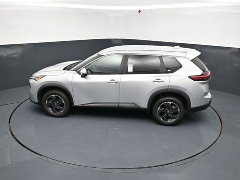 Used 2025 Nissan Rogue SV AWD/4WD image 41