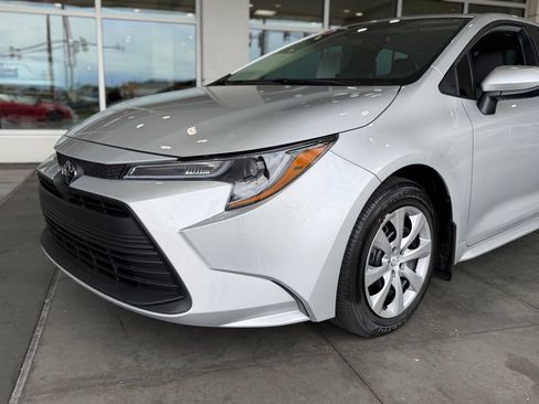 Used 2026 Toyota Corolla LE FWD image 3