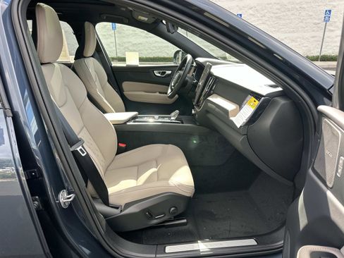 New 2026 Volvo XC60 B5 Plus w/ Climate Package PRO image 20