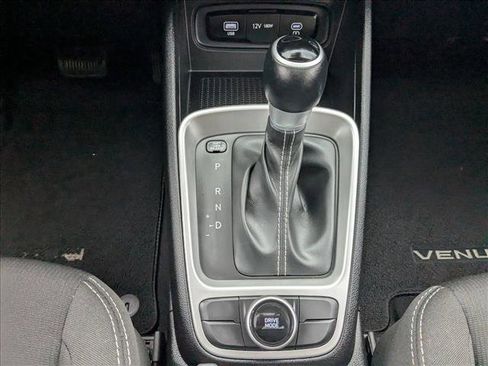 Used 2024 Hyundai Venue SEL image 15