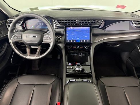 Used 2023 Jeep Grand Cherokee 4WD 4xe image 13