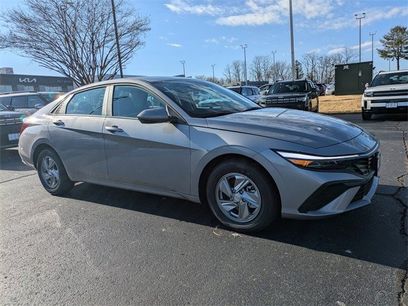 New 2026 Hyundai Elantra SE