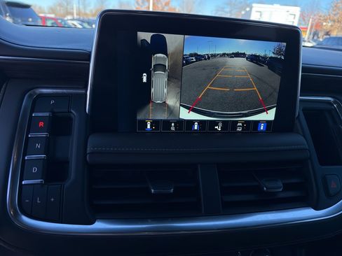 Used 2022 Chevrolet Suburban LT w/ Luxury Package image 20