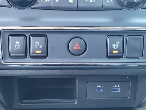 Certified 2024 Nissan Titan SV image 14