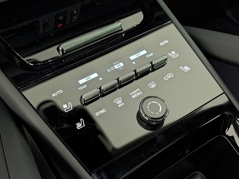 New 2026 Porsche Cayenne GTS AWD/4WD image 34