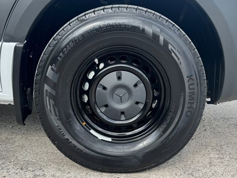 Used 2025 Mercedes-Benz Sprinter 2500 image 51