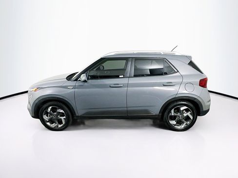 Used 2023 Hyundai Venue SEL w/ Cargo Package image 4