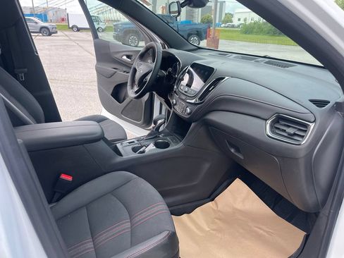 Used 2024 Chevrolet Equinox RS FWD image 19