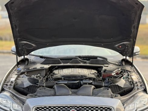 Used 2017 Jaguar XJ L Portfolio image 30