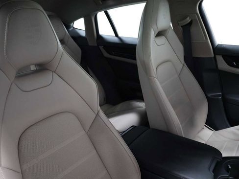 Certified 2025 Porsche Panamera 4 AWD/4WD image 21