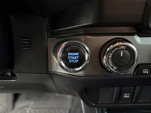 Certified 2019 Toyota Tacoma TRD Off-Road image 23