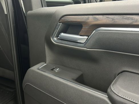 Used 2025 GMC Sierra 1500 SLT w/ SLT Premium Plus Package image 39