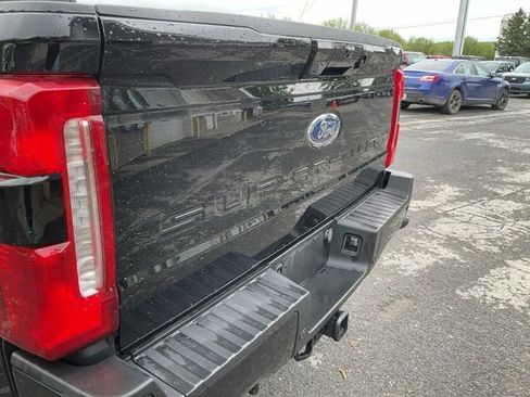 Used 2023 Ford F250 Lariat w/ Lariat Ultimate Package AWD/4WD image 33