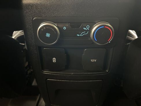 Used 2022 Ford Explorer XLT w/ Equipment Group 202A image 27