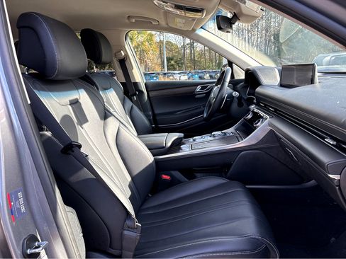 Used 2024 Genesis GV80 2.5T image 9