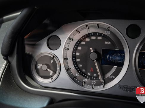 Used 2007 Aston Martin V8 Vantage Coupe RWD image 28