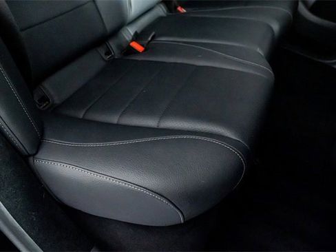 Used 2024 Mercedes-Benz GLE 450 4MATIC w/ Winter Package image 40